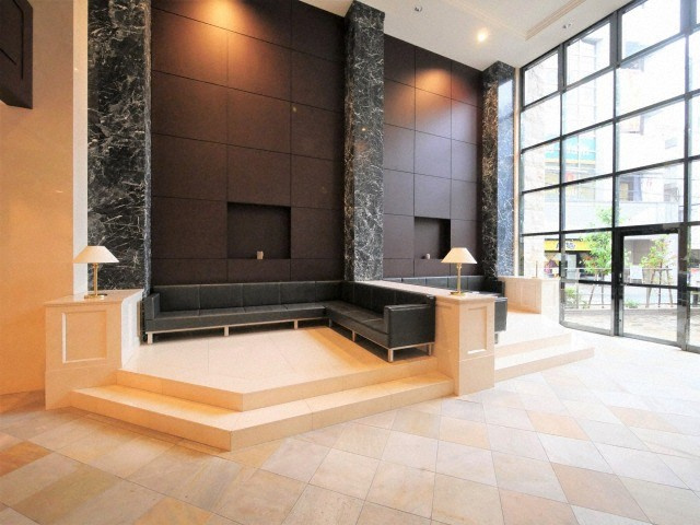 エスティメゾン京橋のロビー