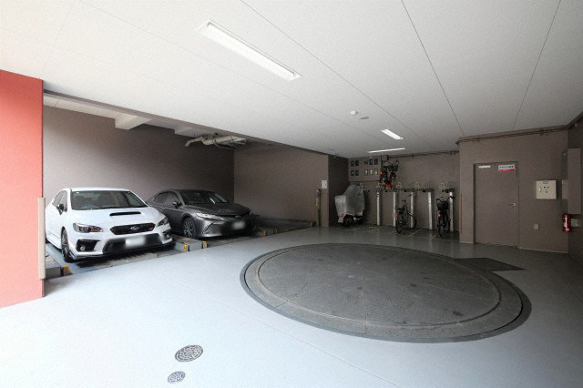 Lasante京橋の駐車場