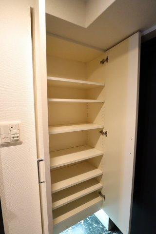 エスティメゾン京橋の収納|シューズボックス