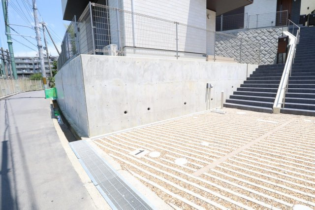 ウィステリア千里山１号棟のその他|駐車場