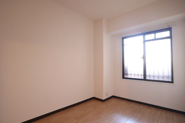 プレステージ上山手の洋室