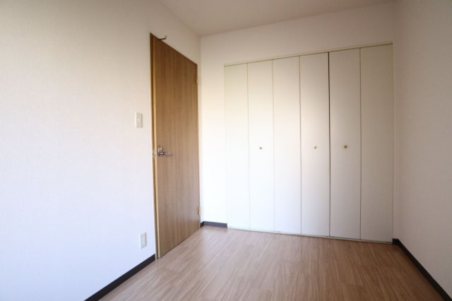 プレステージ上山手の洋室