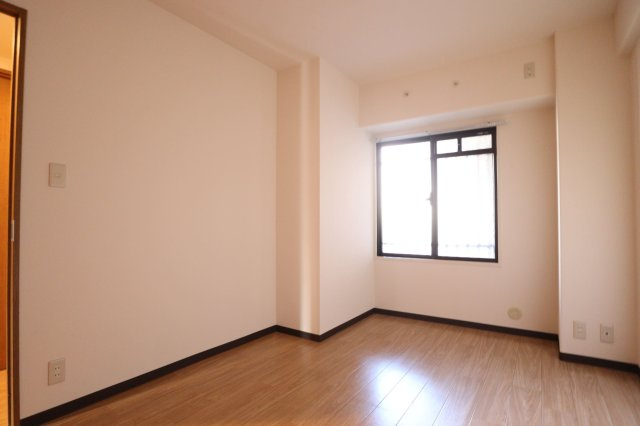 プレステージ上山手の洋室