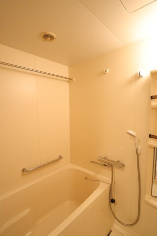 プレステージ上山手の浴室