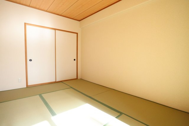 プレステージ上山手の和室