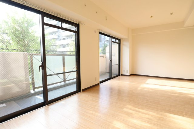 プレステージ上山手の居間・リビング