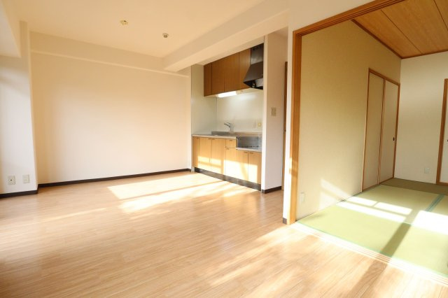 プレステージ上山手の居間・リビング