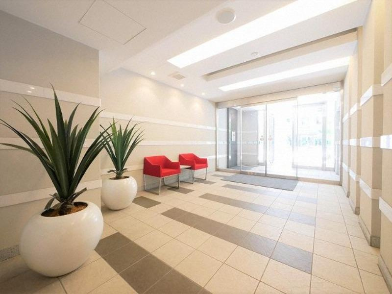 プラウドフラット新大阪のエントランス