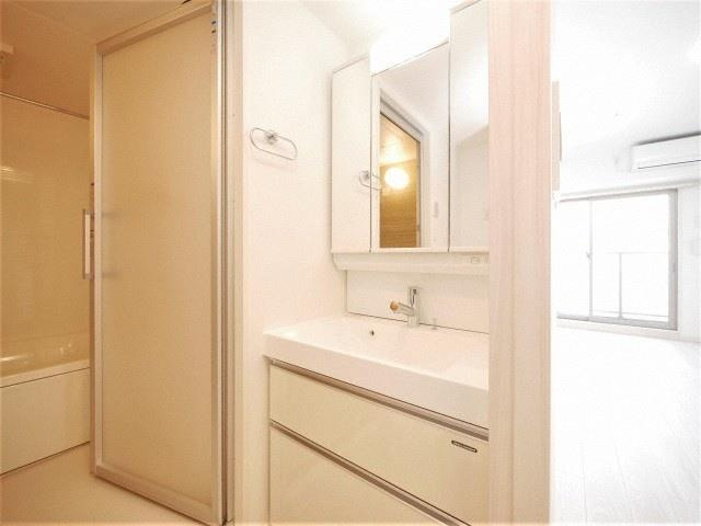 ORSUS新大阪の独立洗面台