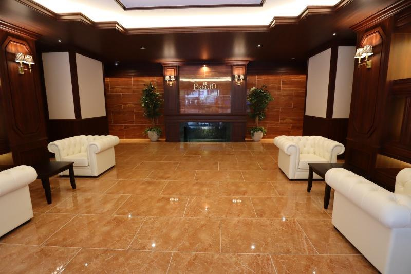 ORSUS新大阪のエントランス