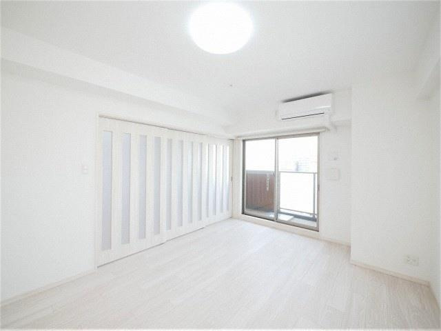 ORSUS新大阪の居間・リビング