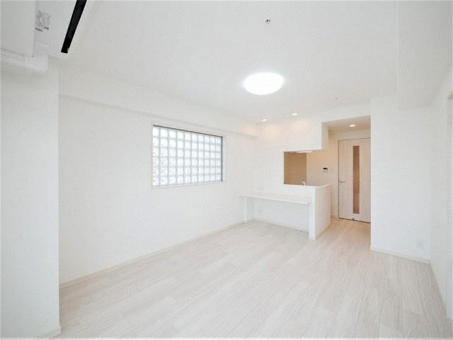 ORSUS新大阪の居間・リビング