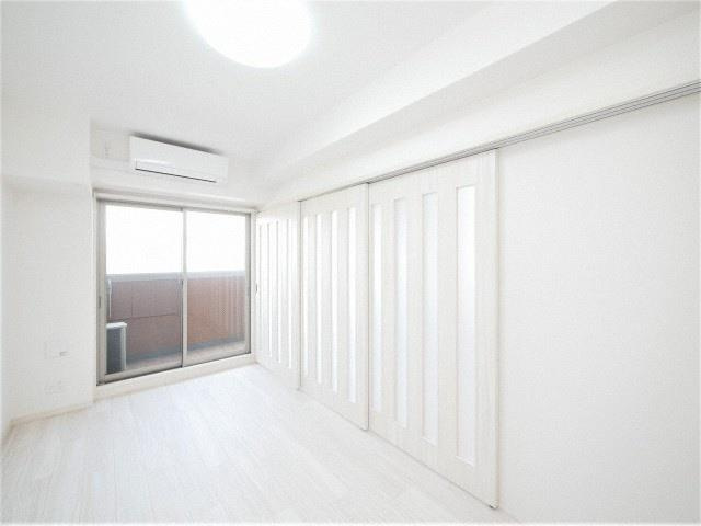 ORSUS新大阪の洋室