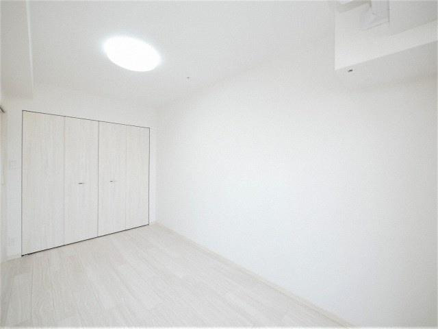 ORSUS新大阪の洋室