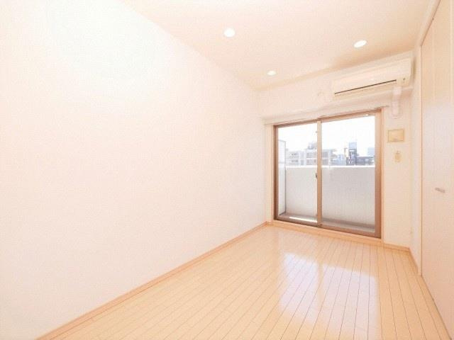 パークフラッツ新大阪の洋室