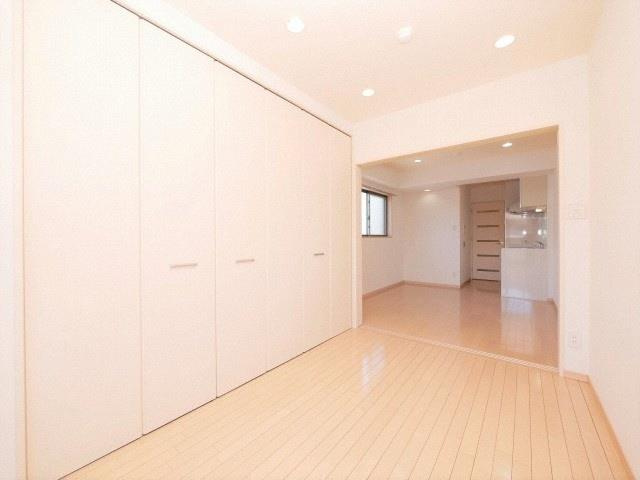 パークフラッツ新大阪の洋室