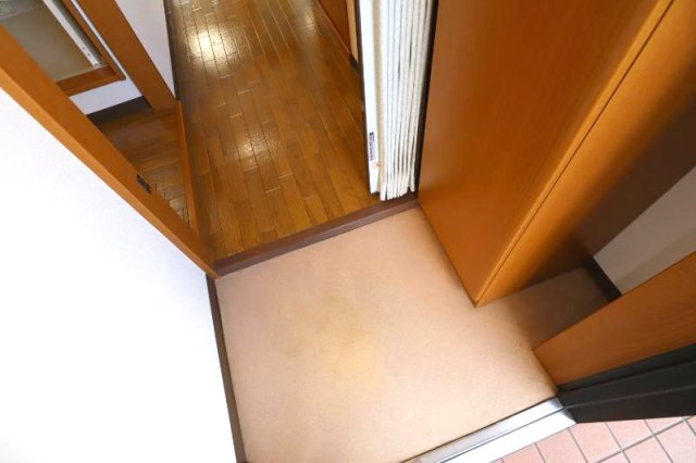 第17関根マンションの玄関