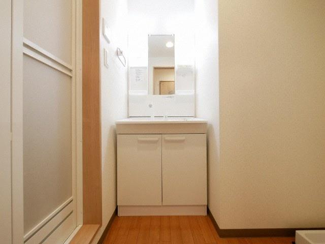 第22関根マンションの独立洗面台