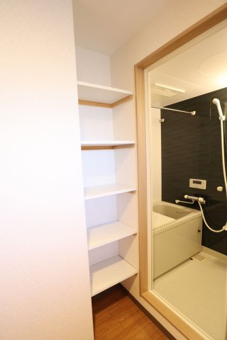 第1関根マンションの洗面所