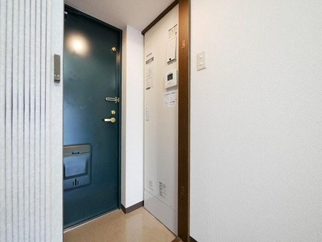 第13関根マンションの玄関