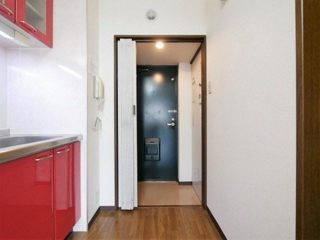 第13関根マンションの玄関