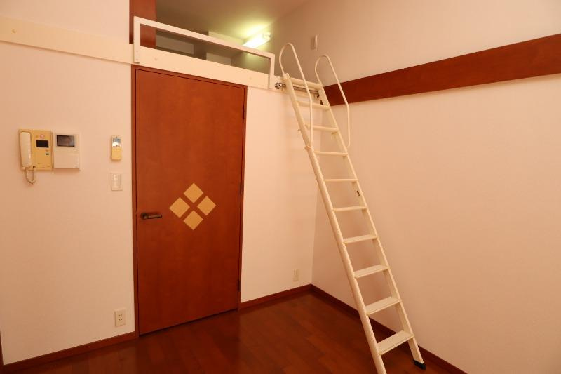 フォレステージュ江坂垂水町の居間・リビング