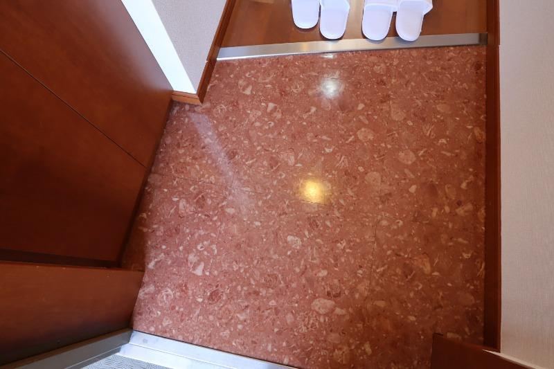 フォレステージュ江坂垂水町の玄関