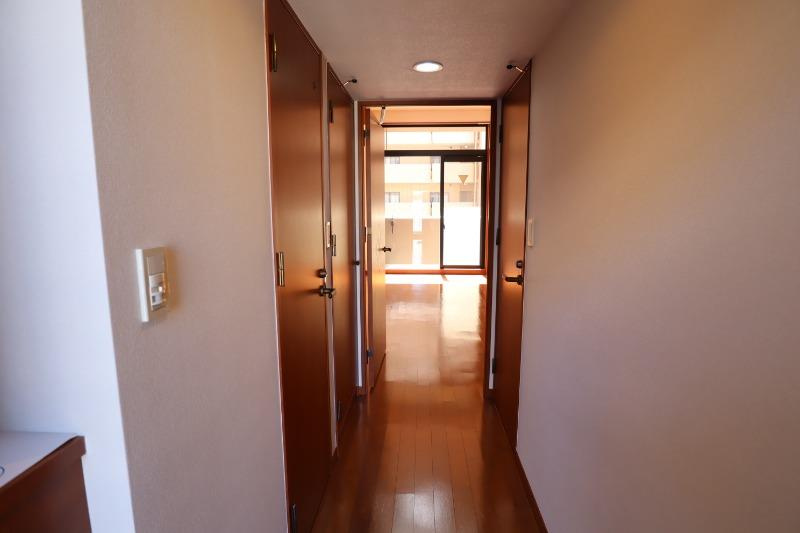フォレステージュ江坂垂水町の玄関