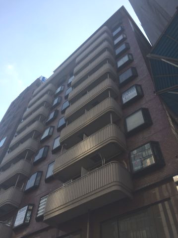 明治通りビルの外観