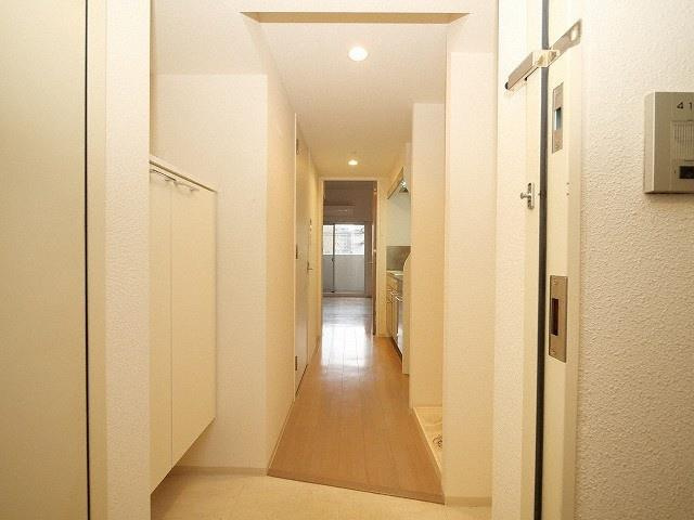 SEST新大阪の玄関