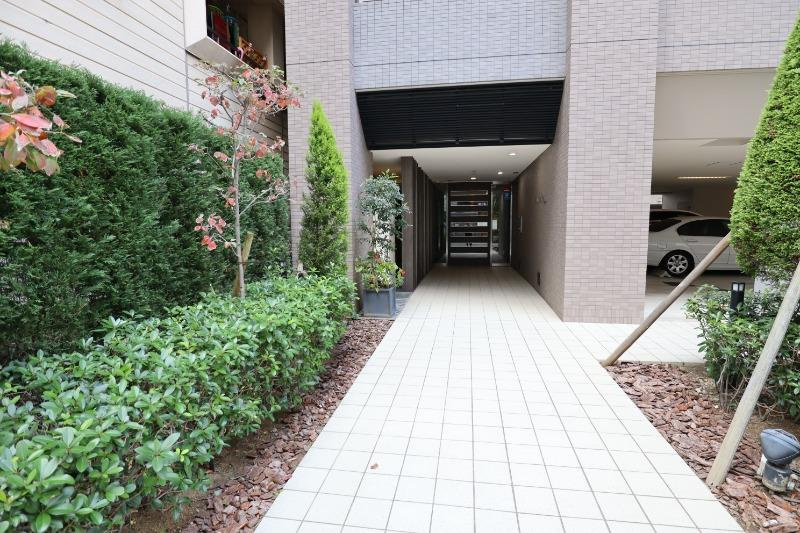 パストラーレ江坂のエントランス