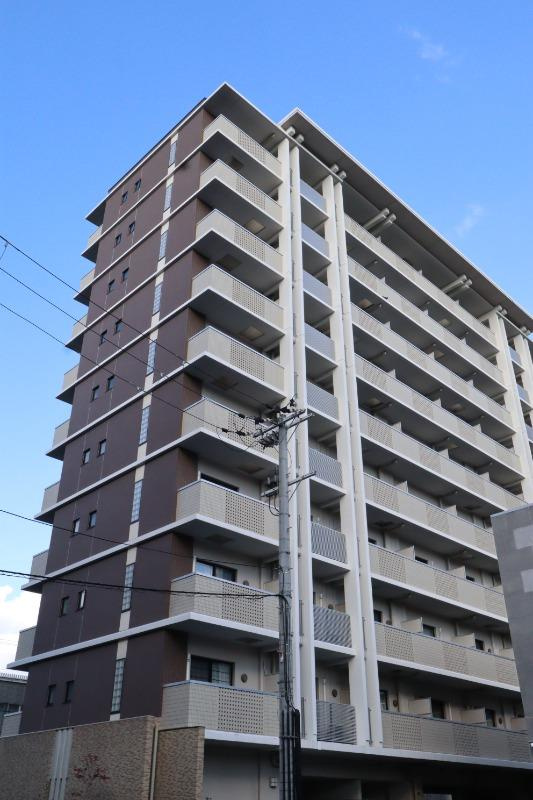 ドライバウム江坂の外観