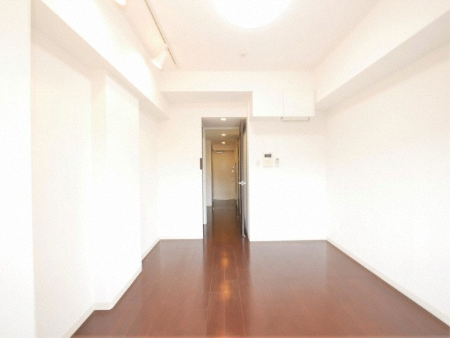 セレニテ新大阪弐番館の居間・リビング