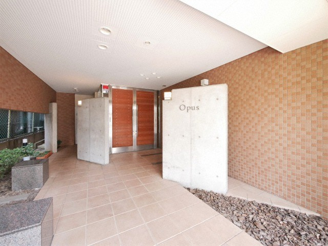 オーパスのエントランス