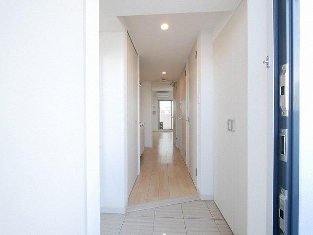 アドバンス新大阪ウエストゲートの玄関