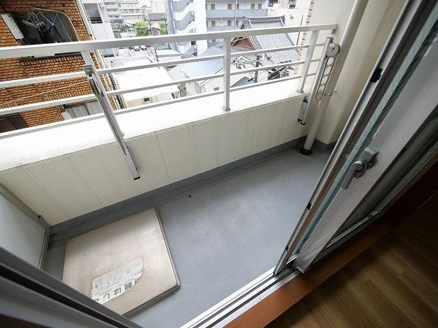 グランシャルマン新大阪のバルコニー