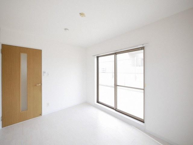 NLC新大阪の洋室