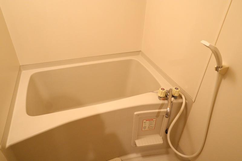 ミールズ新大阪の浴室