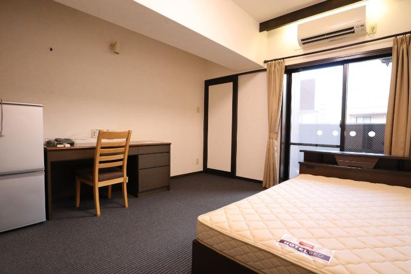 ミールズ新大阪の居間・リビング