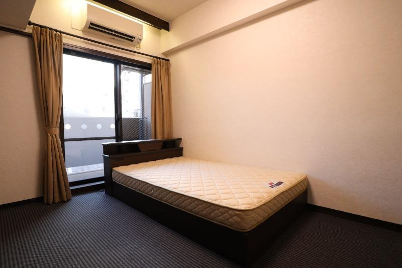 ミールズ新大阪の居間・リビング