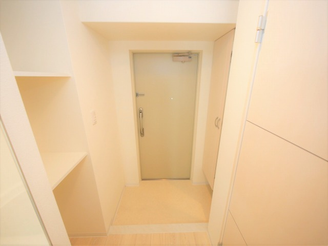 ラルシェパルク新大阪の玄関