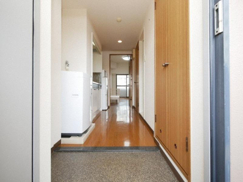 グレイス丸萬の玄関