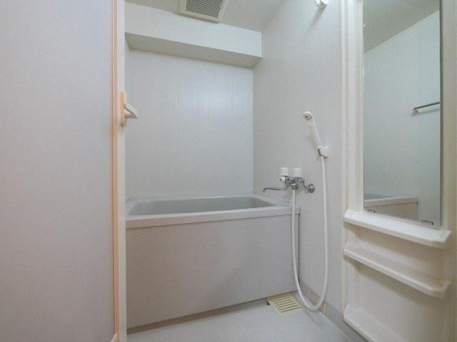 ドミトリオ仁王田の浴室