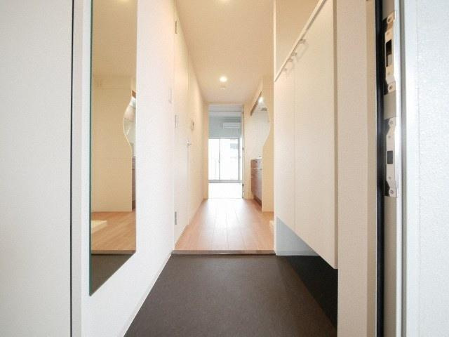 セレニテ三国プリエの玄関