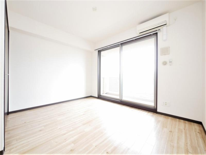 アーバンフラッツ西中島の居間・リビング