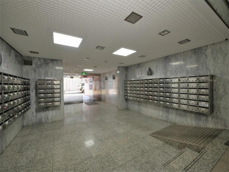 新大阪グランドハイツ北のロビー