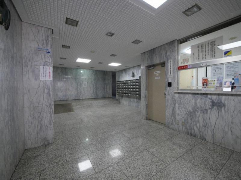 新大阪グランドハイツ北のロビー