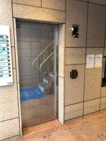 SANWA GINZA Bldg.のエントランス