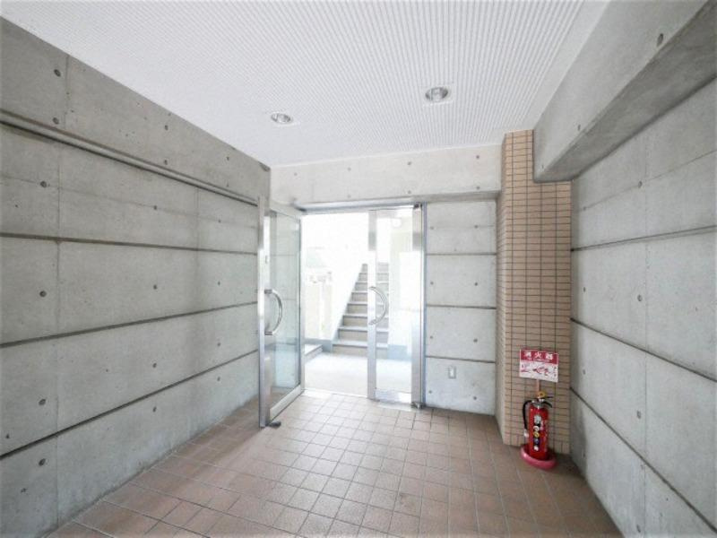 パインコート江坂IIのロビー