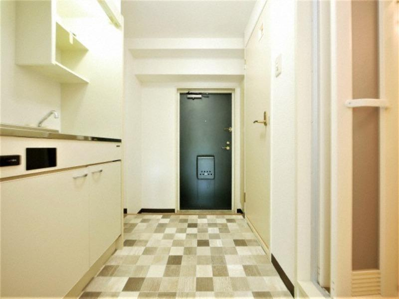 パインコート江坂IIの玄関